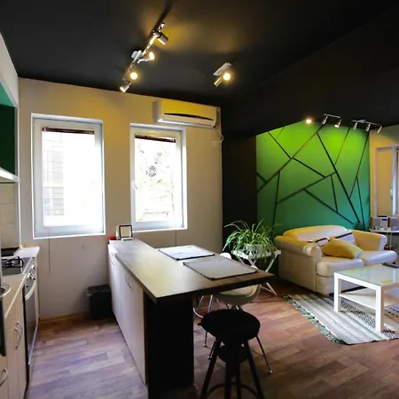 Green In Bohemian Debar Maalo *