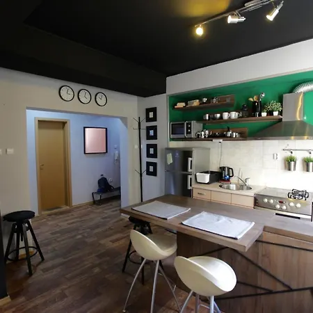Green In Bohemian Debar Maalo Apartment *