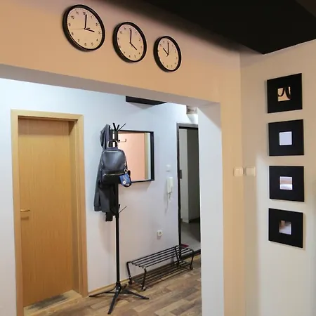 Apartment Green In Bohemian Debar Maalo *