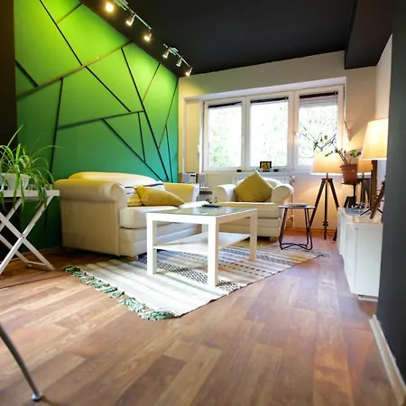 Apartment Green In Bohemian Debar Maalo